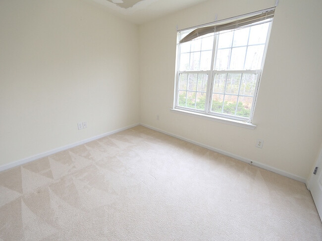 Building Photo - Convenient Morrisville Location
