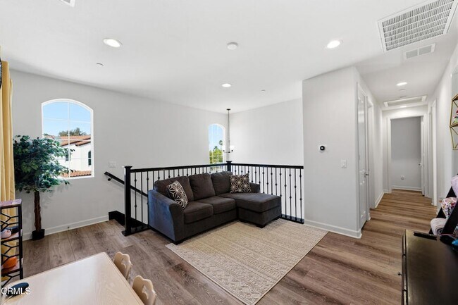 Building Photo - 2406 Nicklaus St