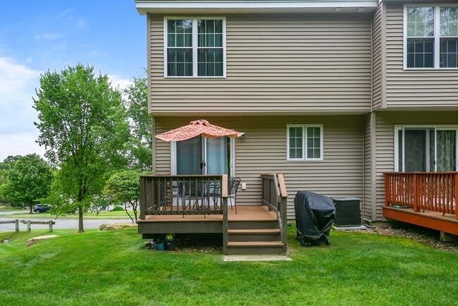 Building Photo - 77 Buttercup Ln