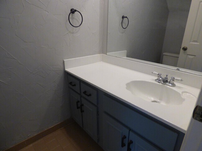 Building Photo - 1695 Belvedere Ct