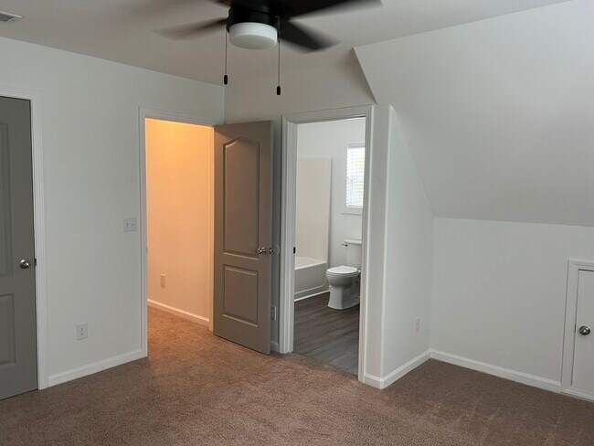 Building Photo - 242 Katydid Dr