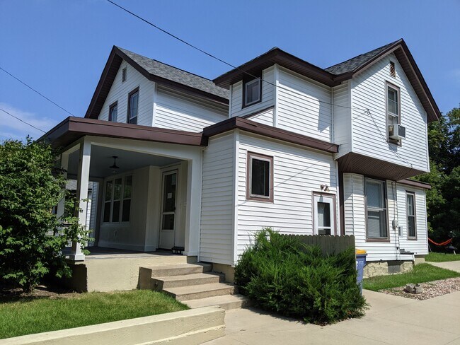 Exterior - 330 Henry Ave SE