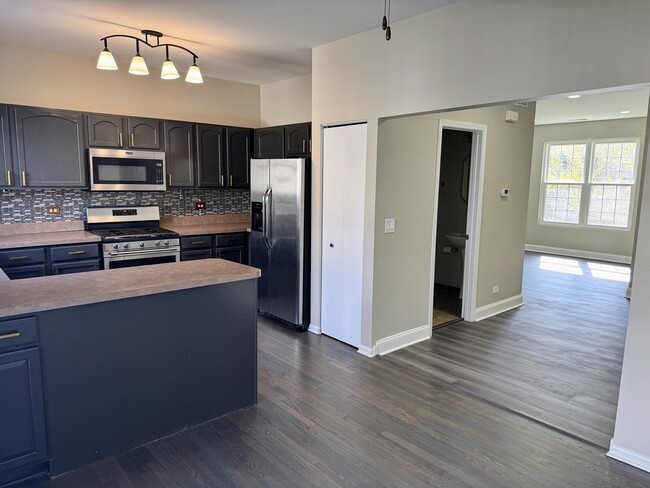 Building Photo - 766 Cherry Creek Dr