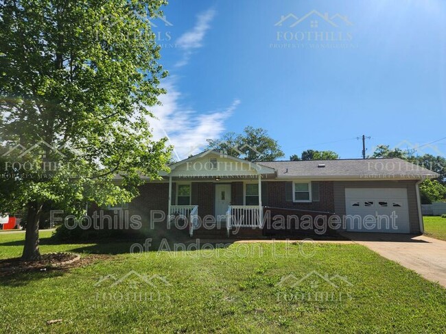 Primary Photo - 211 Brady Cir