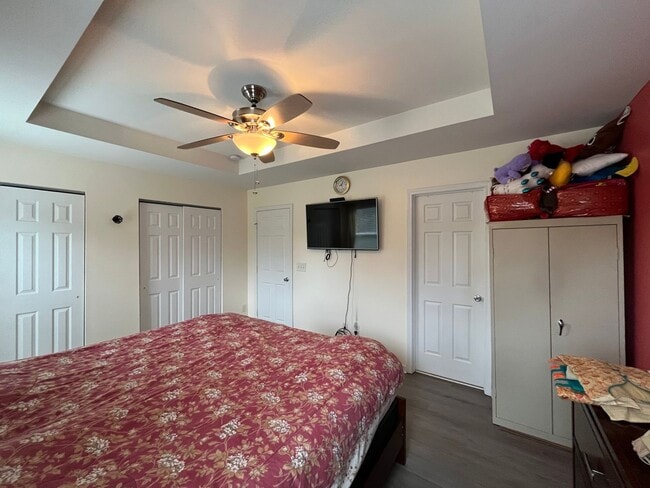 Building Photo - Charming 2BD, 2.5BA Cary Townhome with Sto...