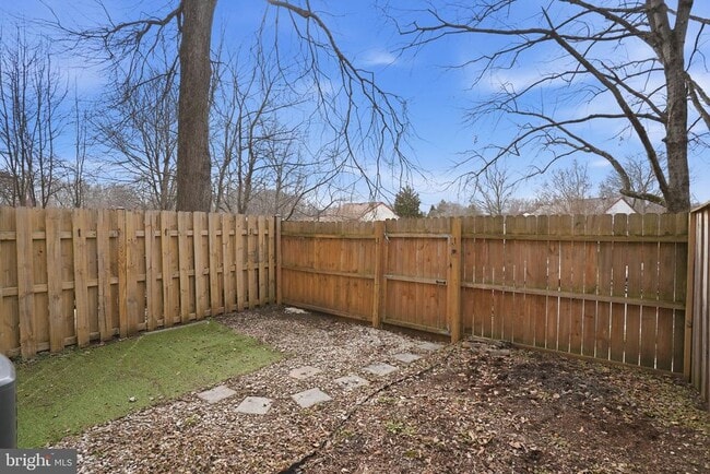 Building Photo - 1623 New Windsor Ct