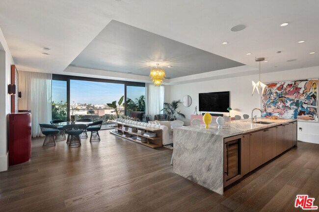 Building Photo - 8420 Sunset Blvd
