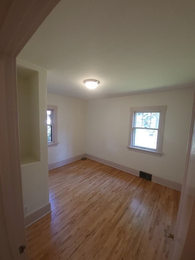 Building Photo - Cozy Home in Historic Bozeman