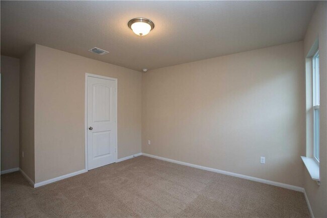 Building Photo - 142 Sulphur River Lp