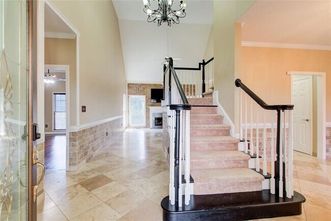 Building Photo - 3040 Stone Rd