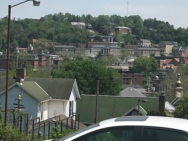 Great walk to WVU campus! - 441 West Virginia Ave.