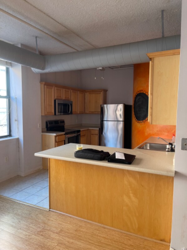 Building Photo - 33 Middle St