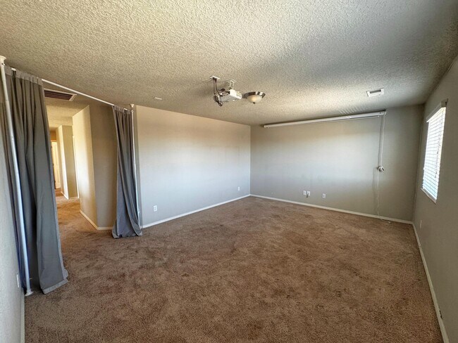 Building Photo - 8901 Eagle Hills Dr NW