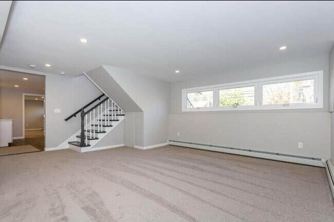 Building Photo - 115 Grove St