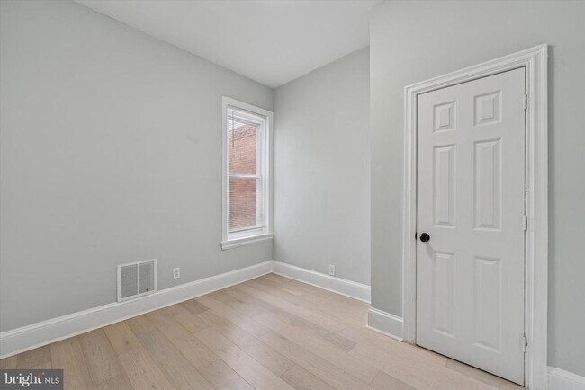 Building Photo - 2422 W Norris St