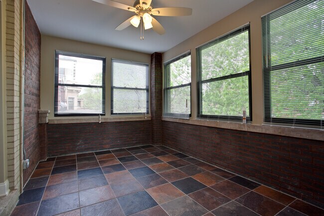 Building Photo - 5419 S Hyde Park Blvd