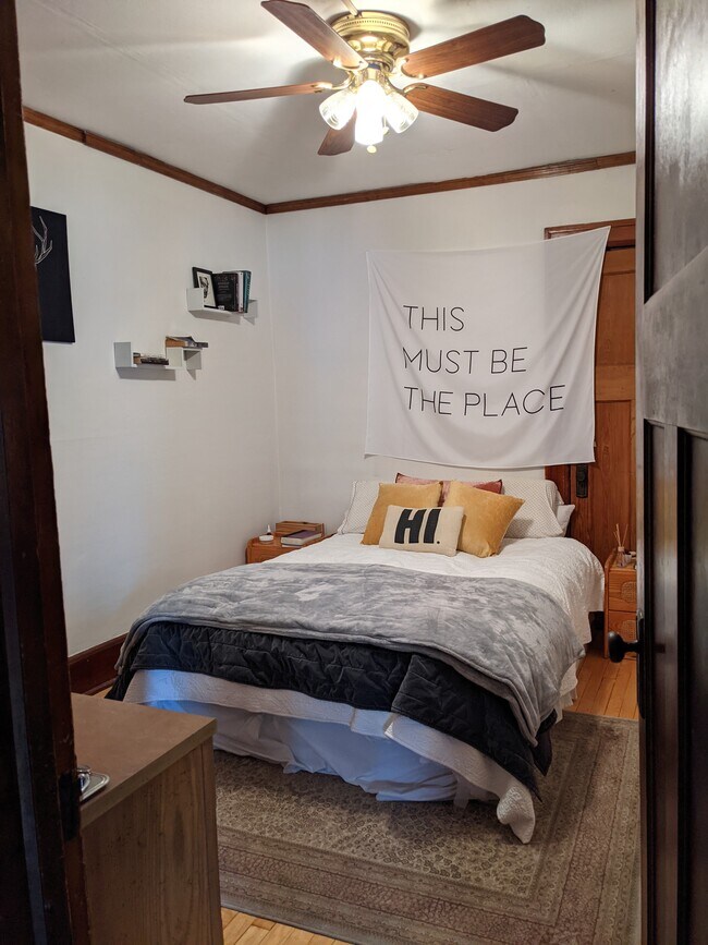 Building Photo - 319 E Montana St