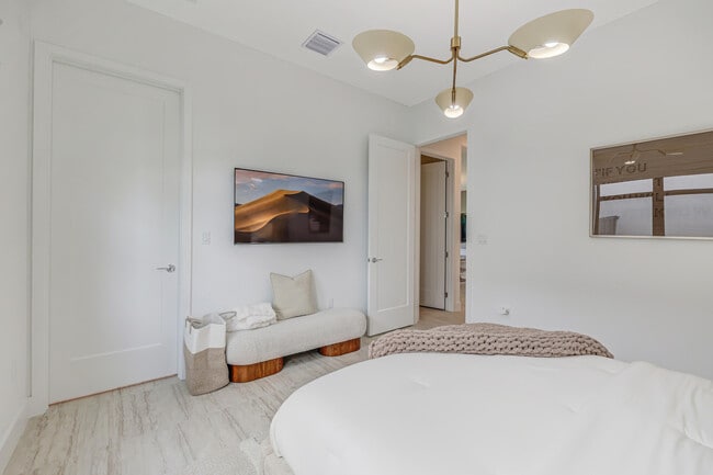 Building Photo - 8283 Royal County Down Rd