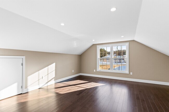 Building Photo - 6 Latchkey Ln