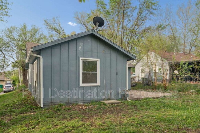 Building Photo - 5026 Locust Ave