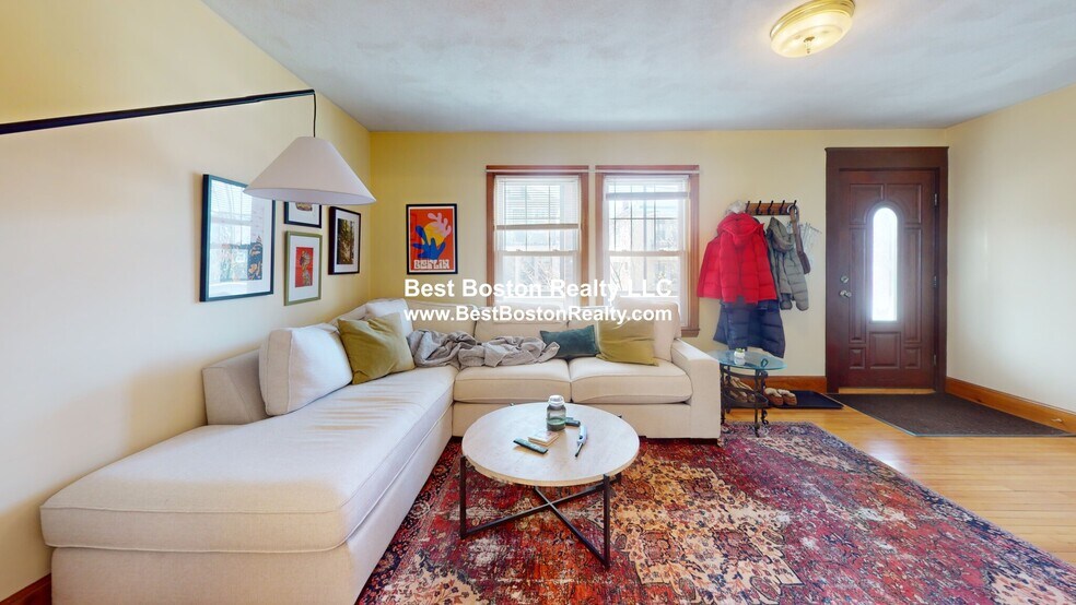 Primary Photo - 35 Woods Ave