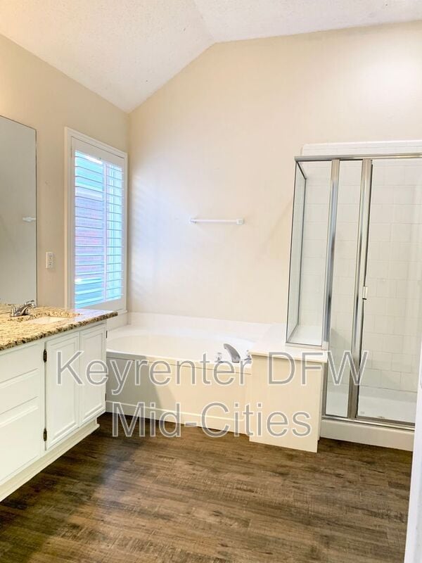 Building Photo - 2606 Lonesome Oak Dr