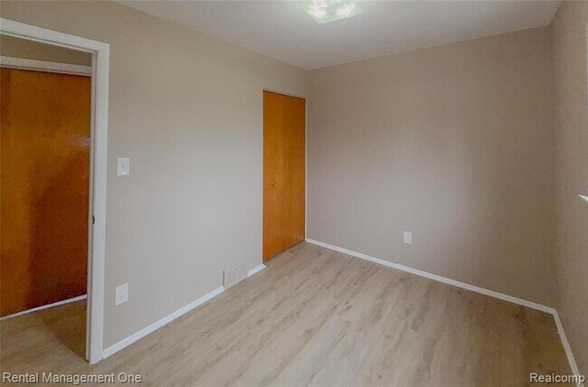 Building Photo - 34381 Rosslyn St