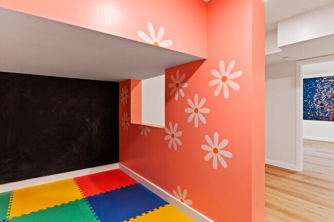 Building Photo - Stunning Single Family in Mechanicsburg