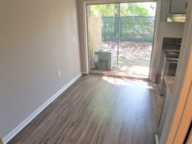 Building Photo - 815 Raleigh St