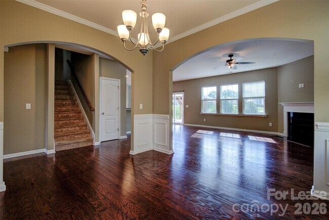 Building Photo - 16125 Hammersmith Farm Dr