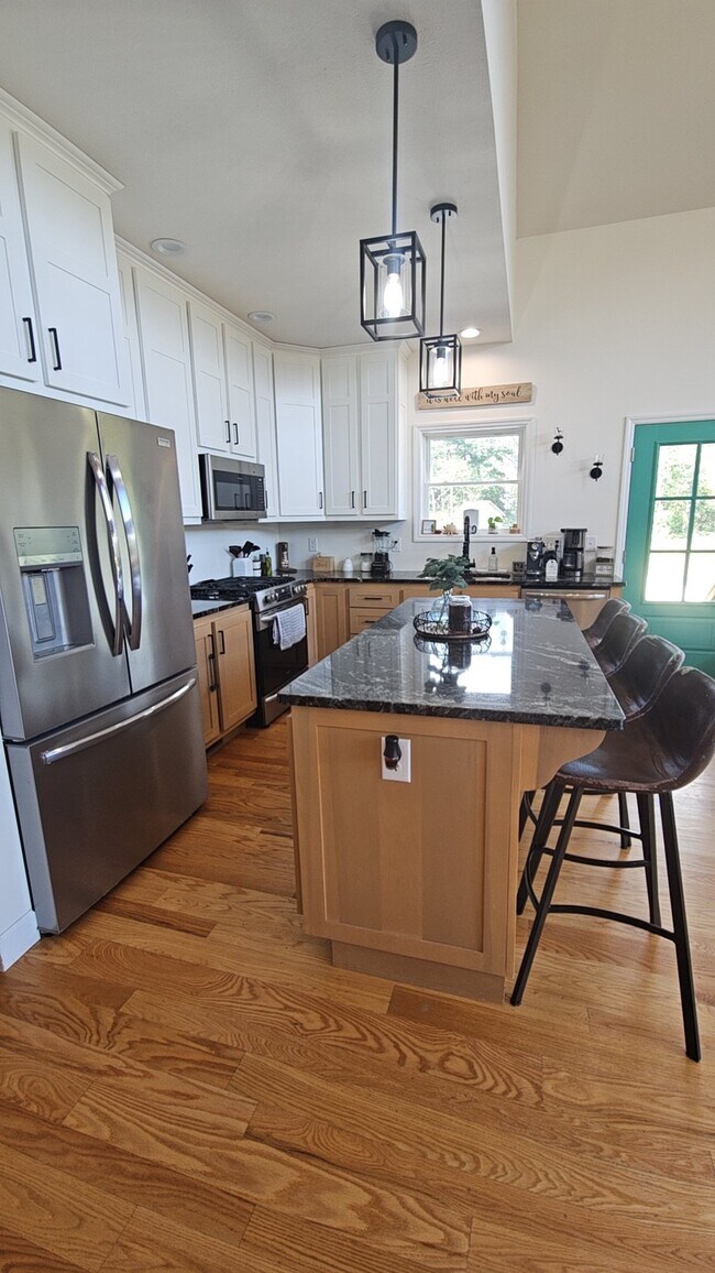 Building Photo - 207 Hawk Run