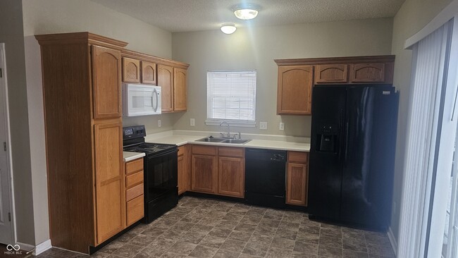 Building Photo - 15385 Dry Creek Rd
