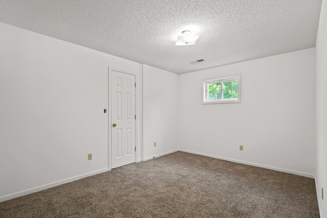 Building Photo - 2601 Hillshire Dr