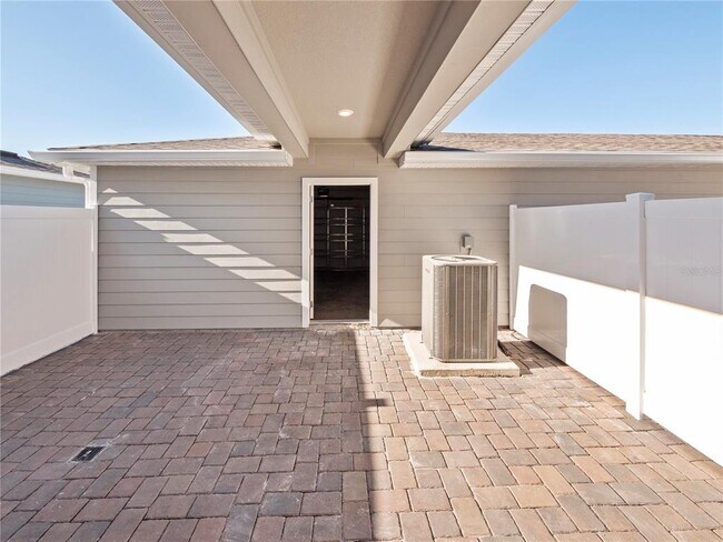 Building Photo - 14354 Orchid Is Dr