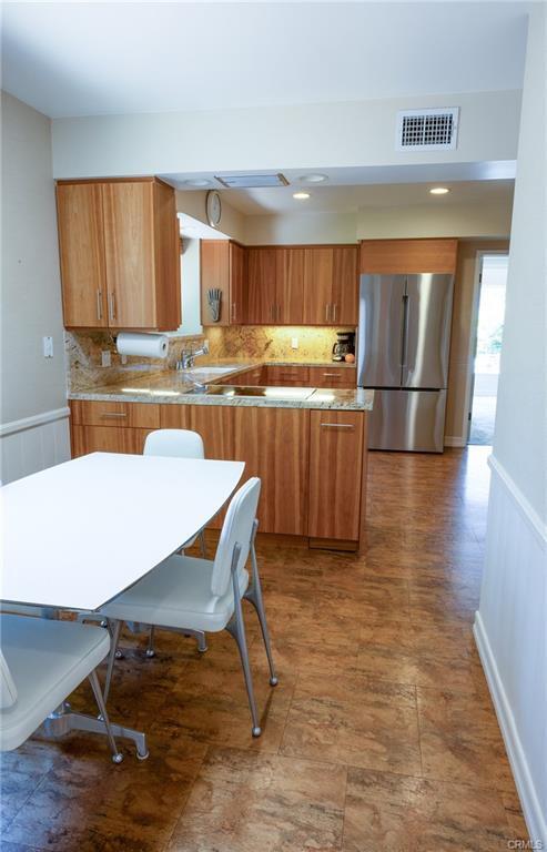 Building Photo - 10781 Lindbrook Dr