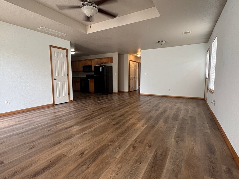 Building Photo - 107 SW Rock Gdn Ln