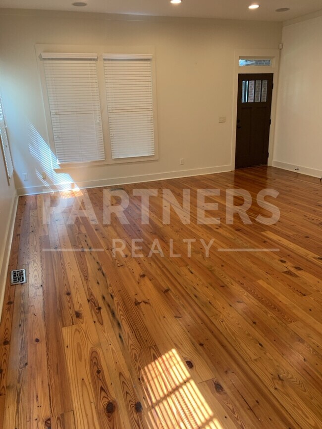 Building Photo - 19 Bungalow Ct