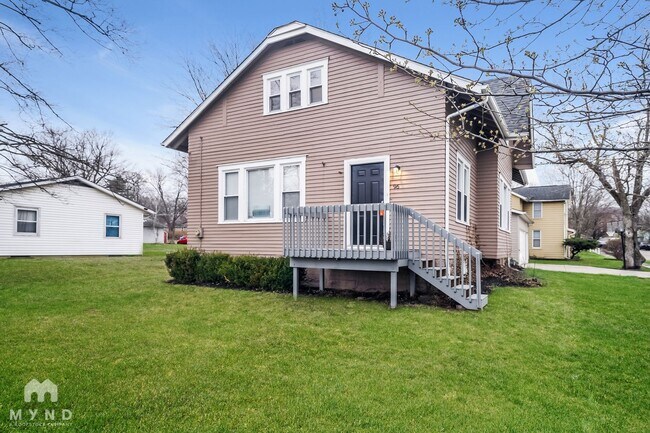 Building Photo - 96 N Center St