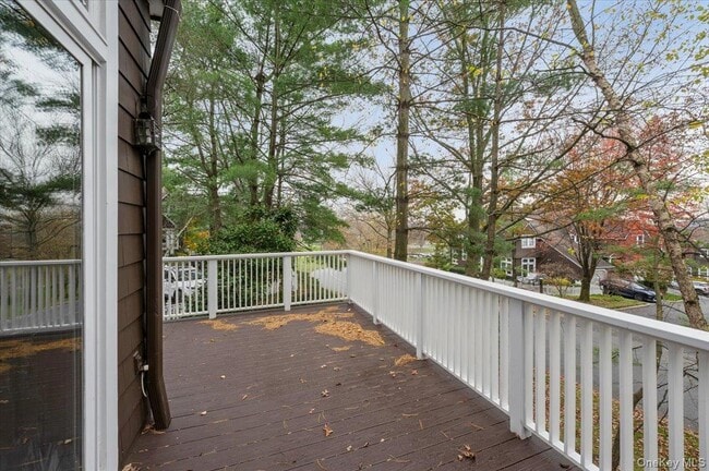 Building Photo - 10 Old Jackson Ave