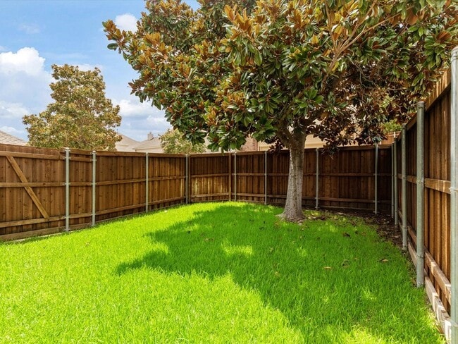 Building Photo - 8129 Springmoss Dr