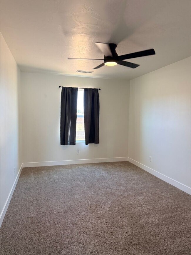 Building Photo - 507 N 3650 W