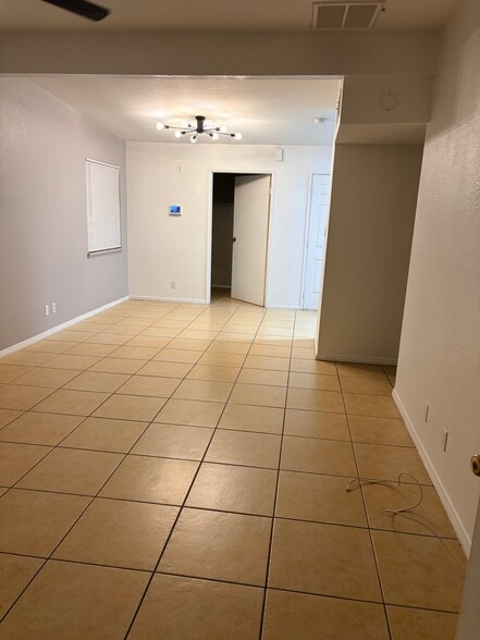 Building Photo - 4392 Springdale Ct
