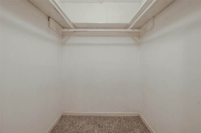 Building Photo - 4401 Elmwood St