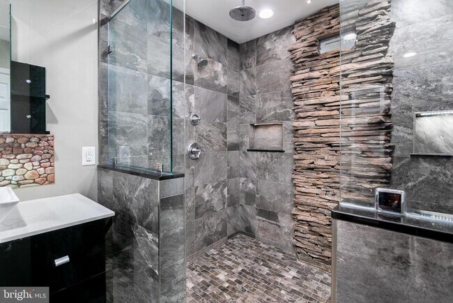 Building Photo - 5444 E Nithsdale Dr