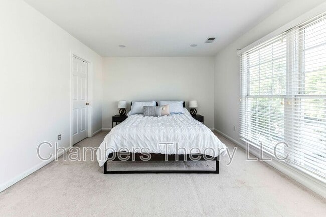 Building Photo - 46342 Summerhill Pl