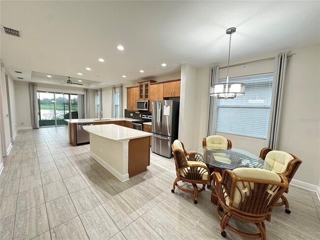 Building Photo - 3302 Sagebrush St