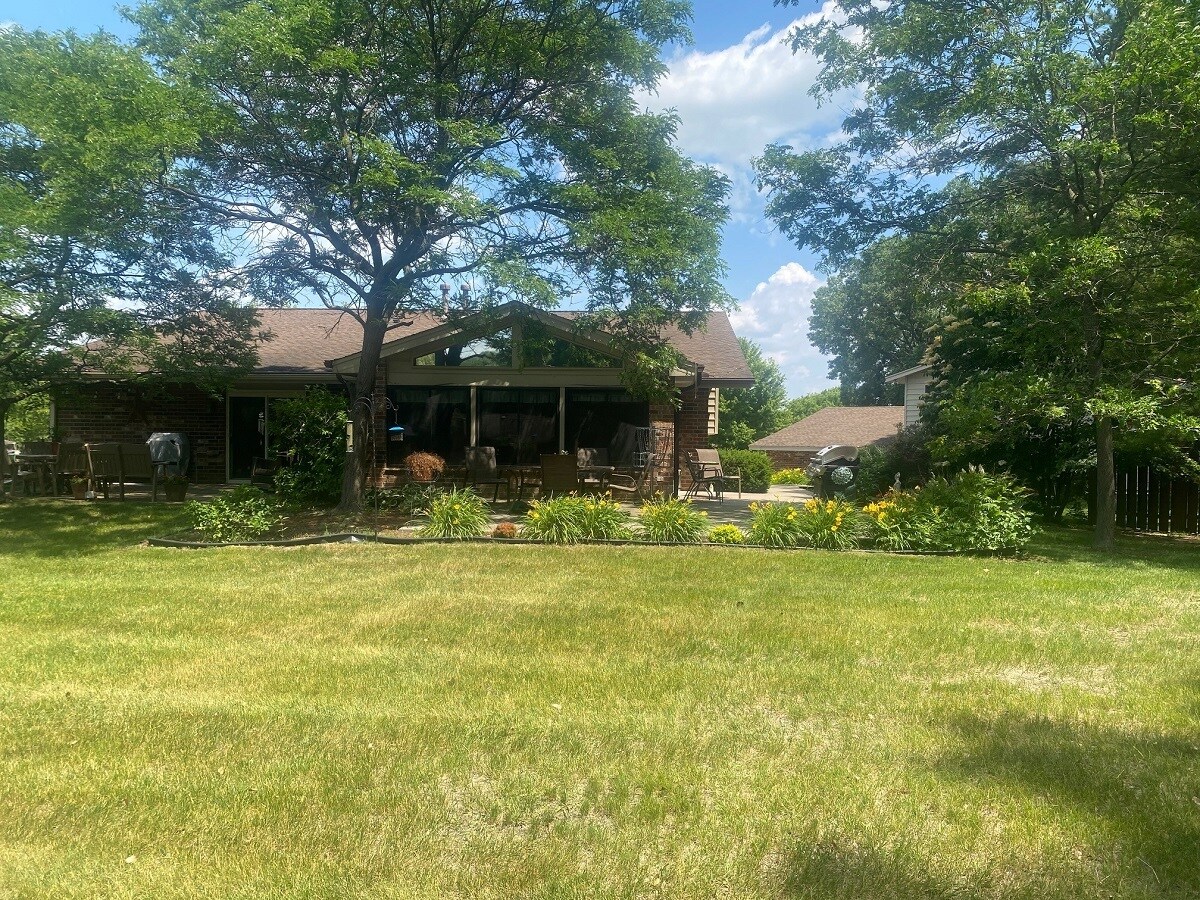 Building Photo - 9720 Cimarron Cir