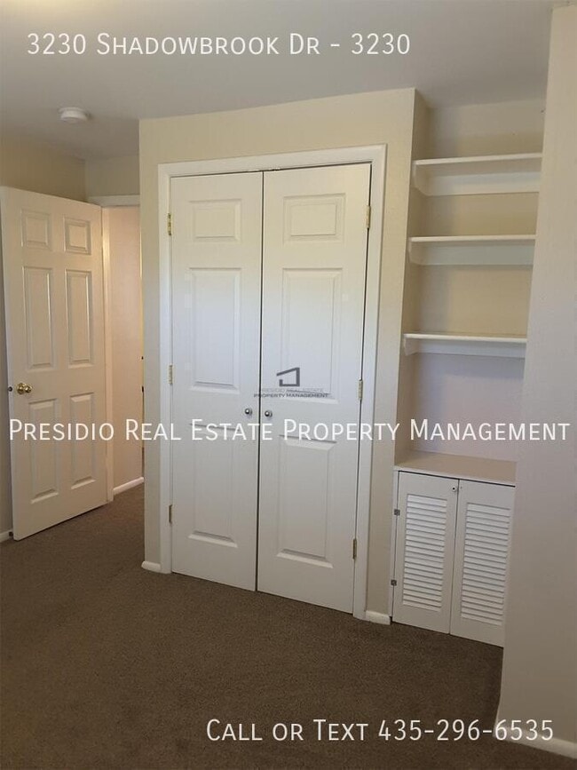 Building Photo - 3230 N Shadowbrook Dr