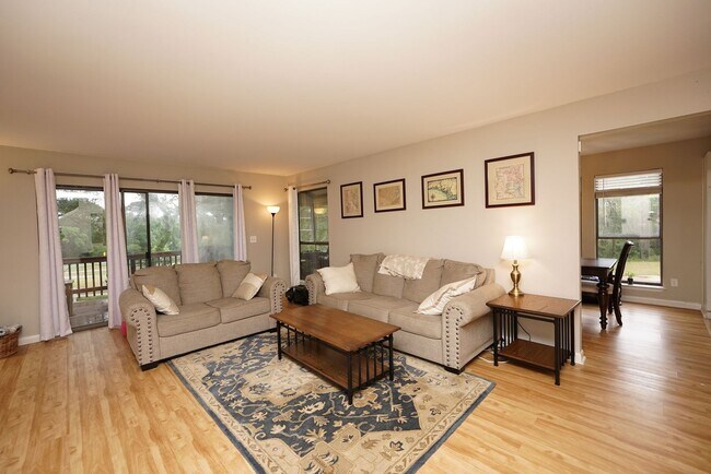 Building Photo - Updated 4 bedroom home in Bluewater Bay!