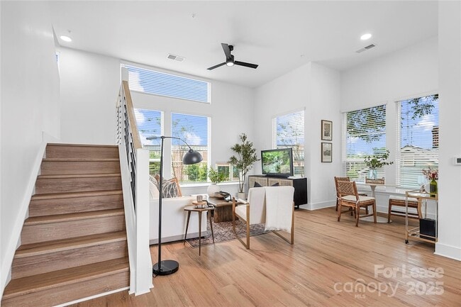 Building Photo - 411 Charles Ave